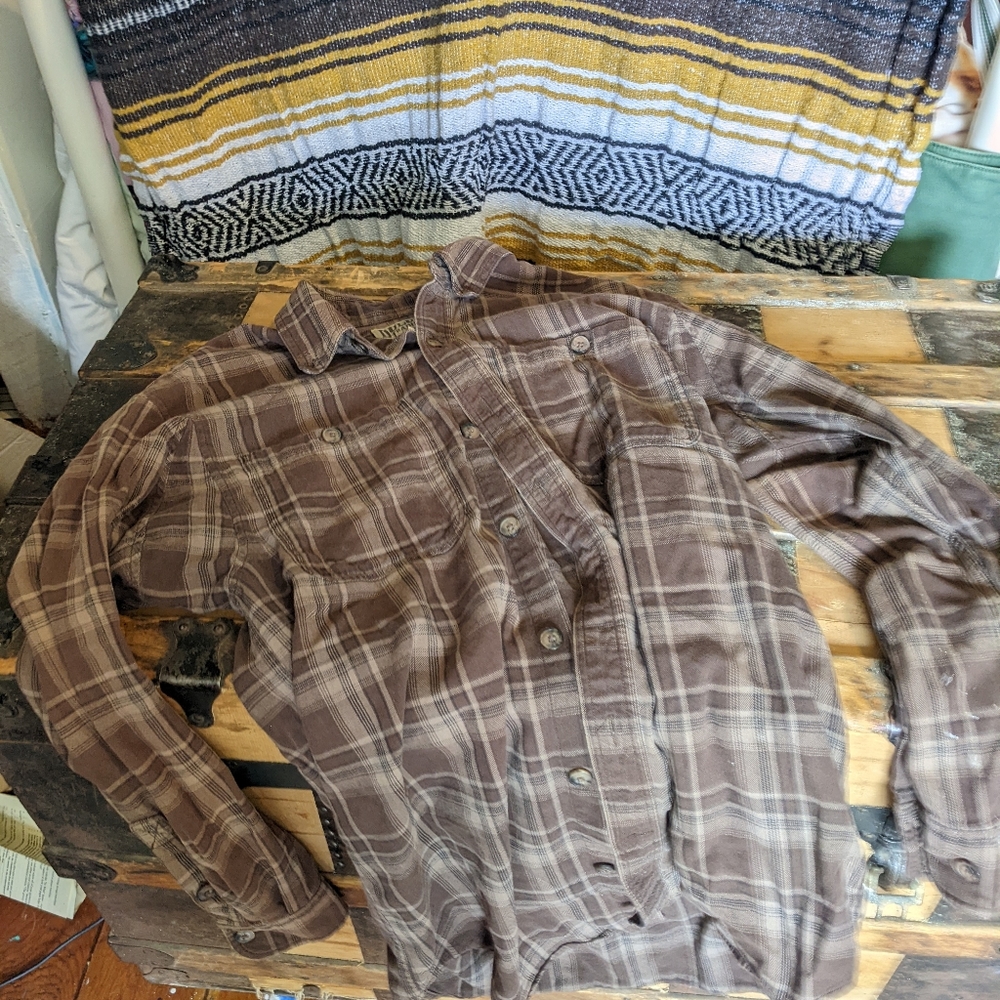 Brown Plaid, Flanel Button-up Shirt..Men's small